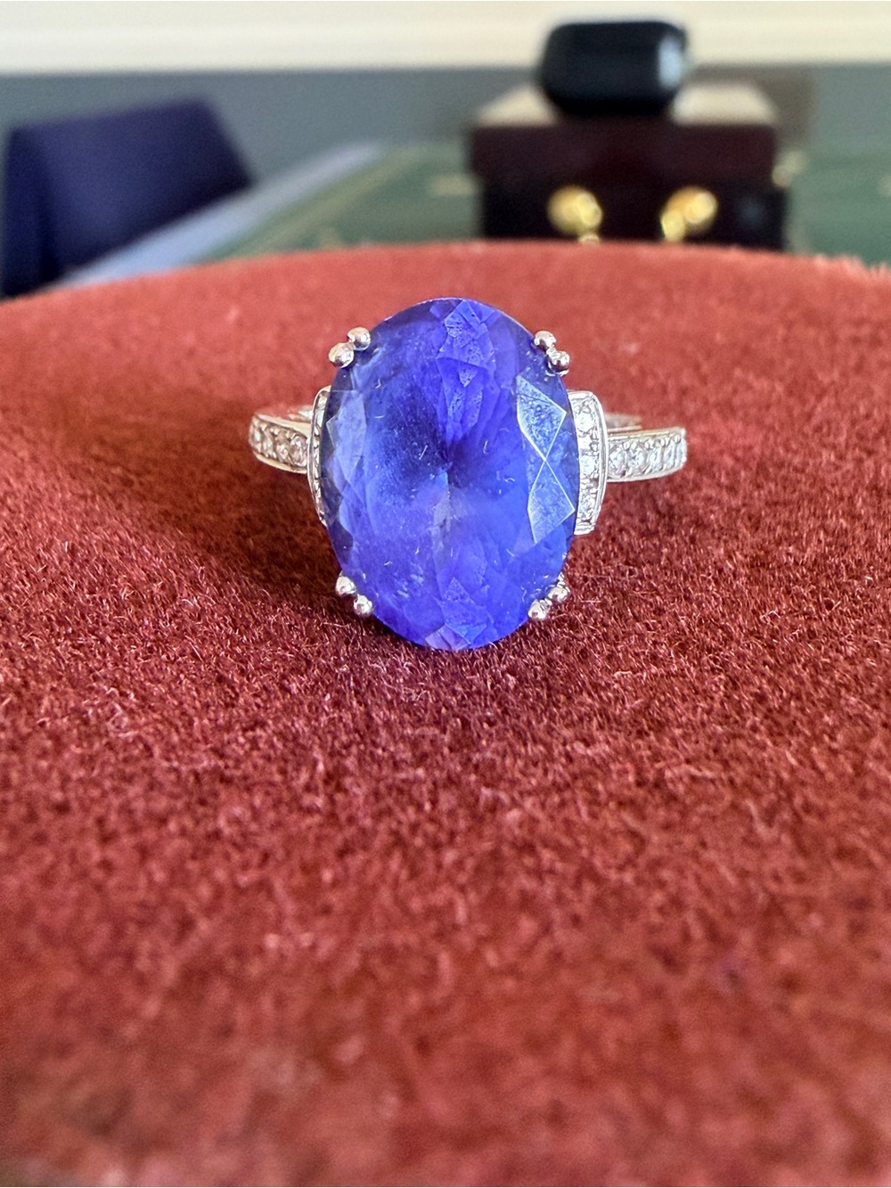 Oval Tanzanite Gemstone Cocktail Ring - 18k white gold